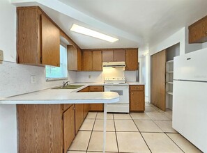 1019 Maybury Dr in Holiday, FL - Building Photo - Building Photo