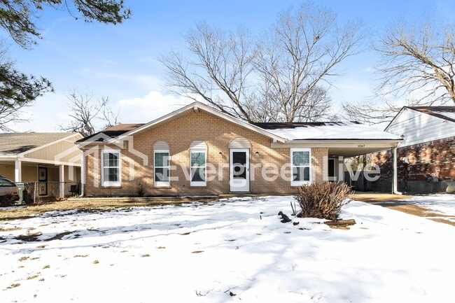 property at 5267 Broken Oak Dr