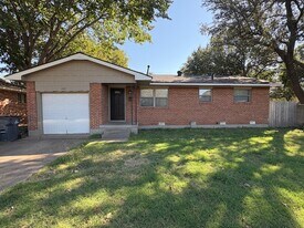 407 NW 53rd St in Lawton, OK - Building Photo