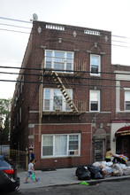 37-24 104th St in Corona, NY - Building Photo - Building Photo