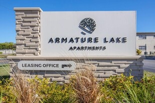 Armature Lake Apartments in Port Richey, FL - Building Photo