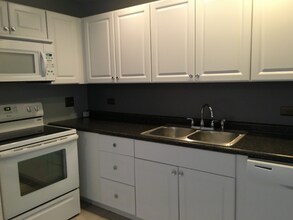 8432 W 103rd Terrace in Palos Hills, IL - Building Photo - Building Photo