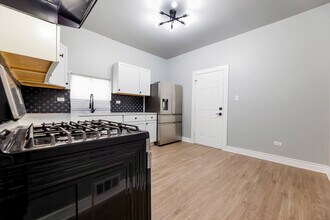 7917 S Ellis Ave in Chicago, IL - Building Photo - Building Photo