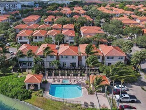 14411 NW 83rd Pl in Miami Lakes, FL - Building Photo - Building Photo