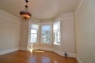 211-219 Sanchez St in San Francisco, CA - Building Photo - Interior Photo