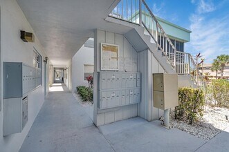 392 Monaco Ct in Delray Beach, FL - Building Photo - Building Photo