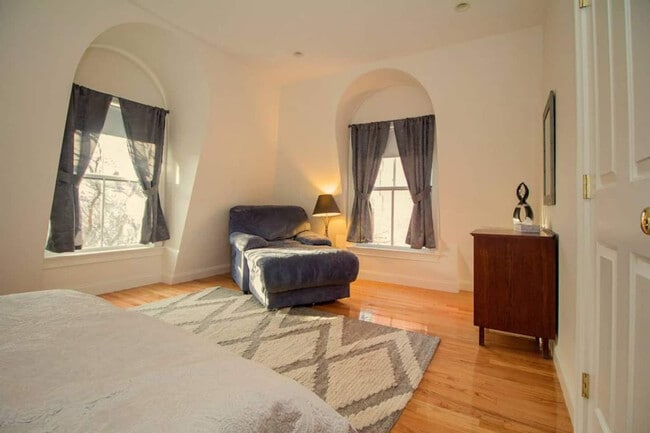 1 Harvard Square