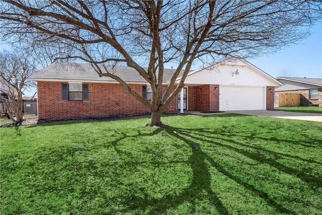property at 2709 Hyatt Ave