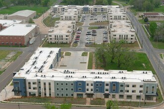 961 Caddo St in Shreveport, LA - Foto de edificio - Building Photo