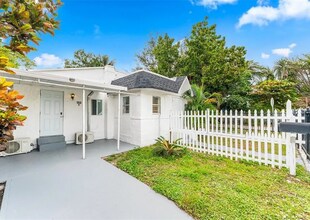 160 NW 60th St in Miami, FL - Building Photo - Building Photo