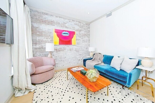 375 E 10th St-Unit -2D in New York, NY - Building Photo - Building Photo