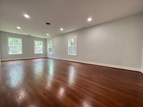 2420 White Oak Dr in Houston, TX - Building Photo - Building Photo