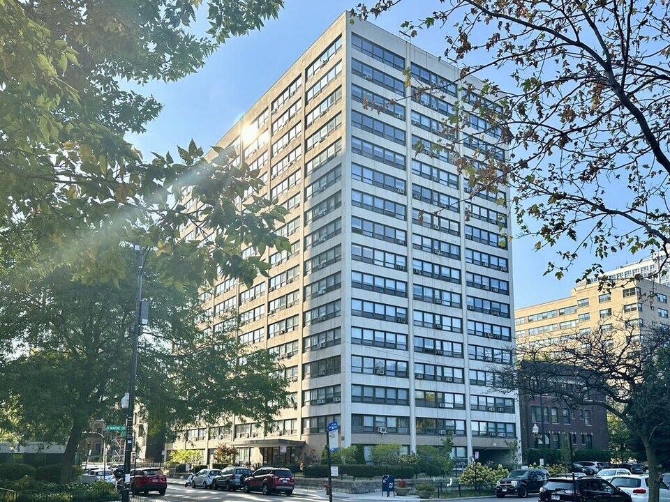 4180 N Marine Dr in Chicago, IL - Building Photo