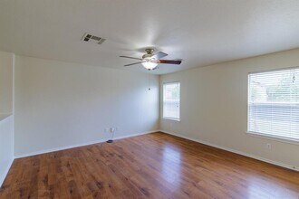 157 Brickyard Ln in Jarrell, TX - Building Photo - Building Photo