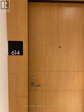 11 Wellesley St W in Toronto, ON - Building Photo - Building Photo