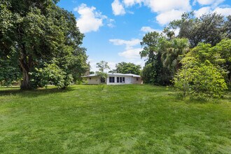 16790 Glasgow Dr E in The Acreage, FL - Building Photo - Building Photo