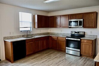 16516 Cowboy Trail in Justin, TX - Building Photo - Building Photo