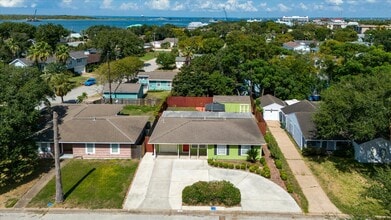116 Tarpon Ave in Galveston, TX - Building Photo - Building Photo