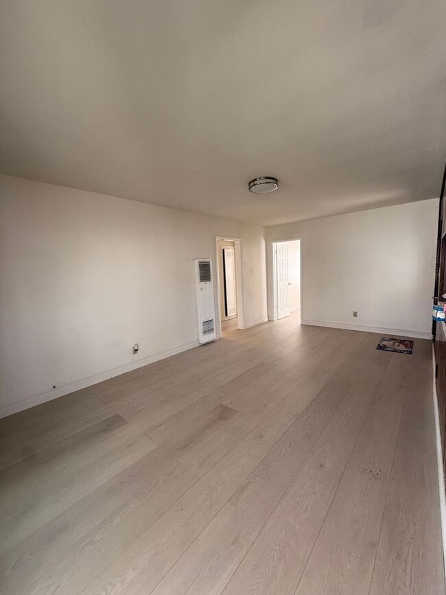 1103 W 209th St in Torrance, CA - Building Photo - Building Photo