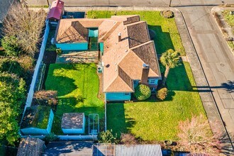 1910 NE Cramer St in Portland, OR - Building Photo - Building Photo