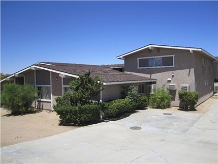 Imperial Apartments in Yucca Valley, CA - Building Photo