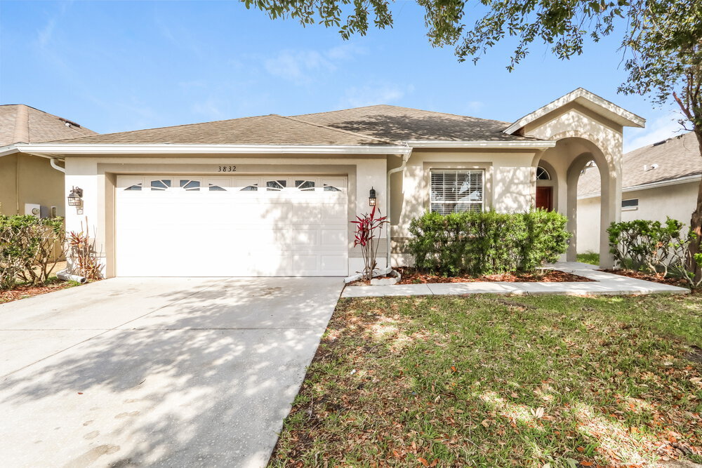 3832 Washburn Pl in Wesley Chapel, FL - Building Photo
