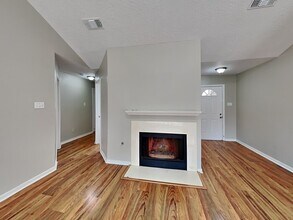 2419 Sherwood Hollow Ln in Houston, TX - Building Photo - Building Photo