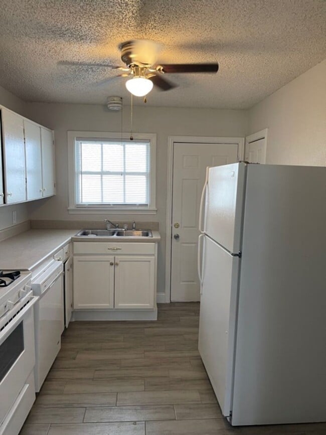 120 N 26th St in Gatesville, TX - Building Photo - Building Photo