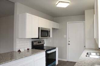 6409 Macarthur Dr in Watauga, TX - Building Photo - Building Photo