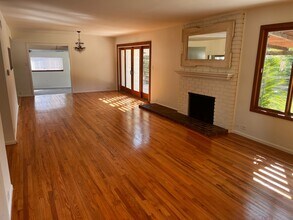 11629 Woodley Ave in Granada Hills, CA - Building Photo - Building Photo