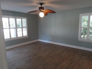 1815 Kings Ct in Jacksonville Beach, FL - Building Photo - Building Photo