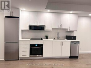 180 George St in Ottawa, ON - Building Photo - Building Photo