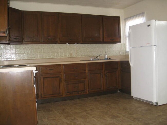 2501 Indiana St SW in Cedar Rapids, IA - Building Photo - Building Photo