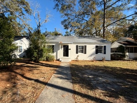 4 Hibiscus Ave in Savannah, GA - Building Photo