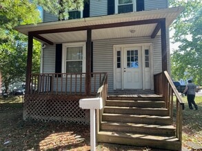 8402 Blue Ash Rd in Cincinnati, OH - Building Photo - Building Photo