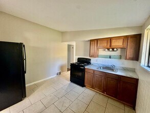 801 Thomas Ave in Ferguson, MO - Building Photo - Building Photo