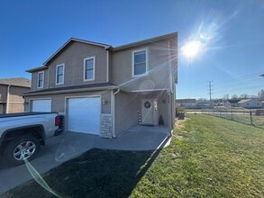 627 Northfield Rd in Manhattan, KS - Building Photo - Building Photo