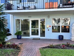3004 NE 5th Terrace, Unit 201C in Wilton Manors, FL - Building Photo - Building Photo