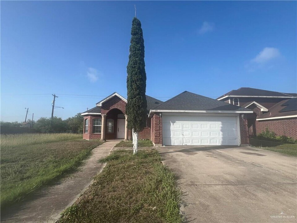 618 Melanie Dr in Pharr, TX - Building Photo