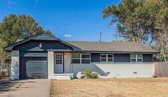 4517 NW Cheyenne Ave in Lawton, OK - Building Photo