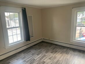 36 Union St in Somersworth, NH - Building Photo - Building Photo