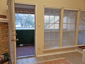 5565 Preston Oaks Rd in Dallas, TX - Building Photo - Building Photo
