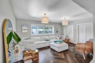 2080 NE 65th St in Fort Lauderdale, FL - Building Photo - Building Photo