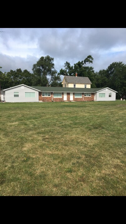 210 W Hack St in Cullom, IL - Foto de edificio