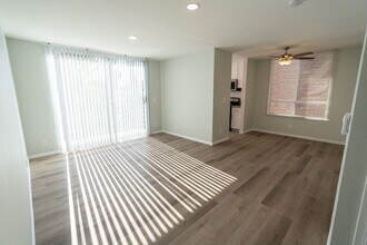 314 South Manhattan Place in Los Angeles, CA - Foto de edificio - Interior Photo