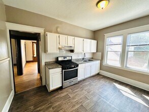 1414 Golden Valley Rd in Minneapolis, MN - Building Photo - Building Photo