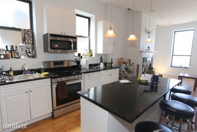 1753 W Chicago Ave-Unit -Unit 2 in Chicago, IL - Building Photo - Building Photo