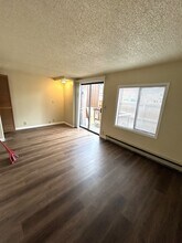913 Peters Pl SE in Everett, WA - Foto de edificio - Building Photo