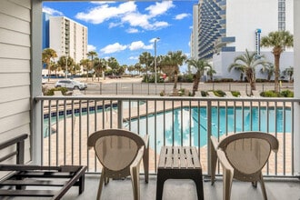 2000 S Ocean Blvd in Myrtle Beach, SC - Foto de edificio - Building Photo