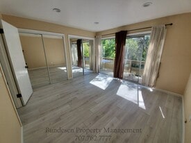 3048 Yulupa Ave in Santa Rosa, CA - Building Photo